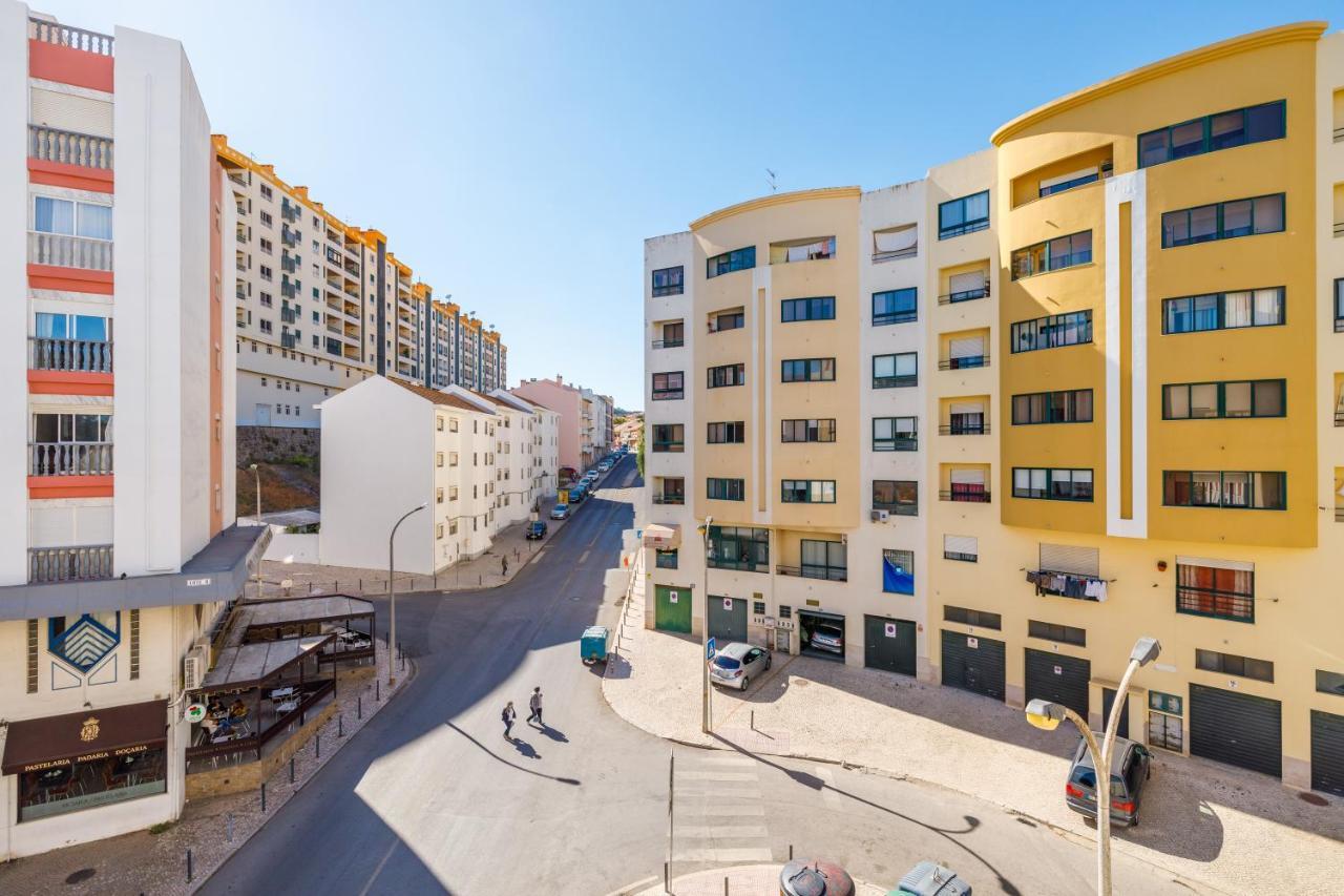 Breeze Beach House Сетубал Екстер'єр фото