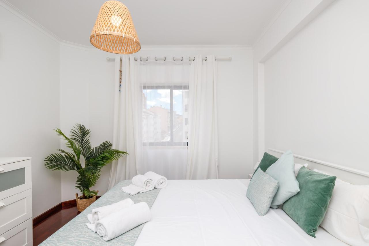 Breeze Beach House Сетубал Екстер'єр фото